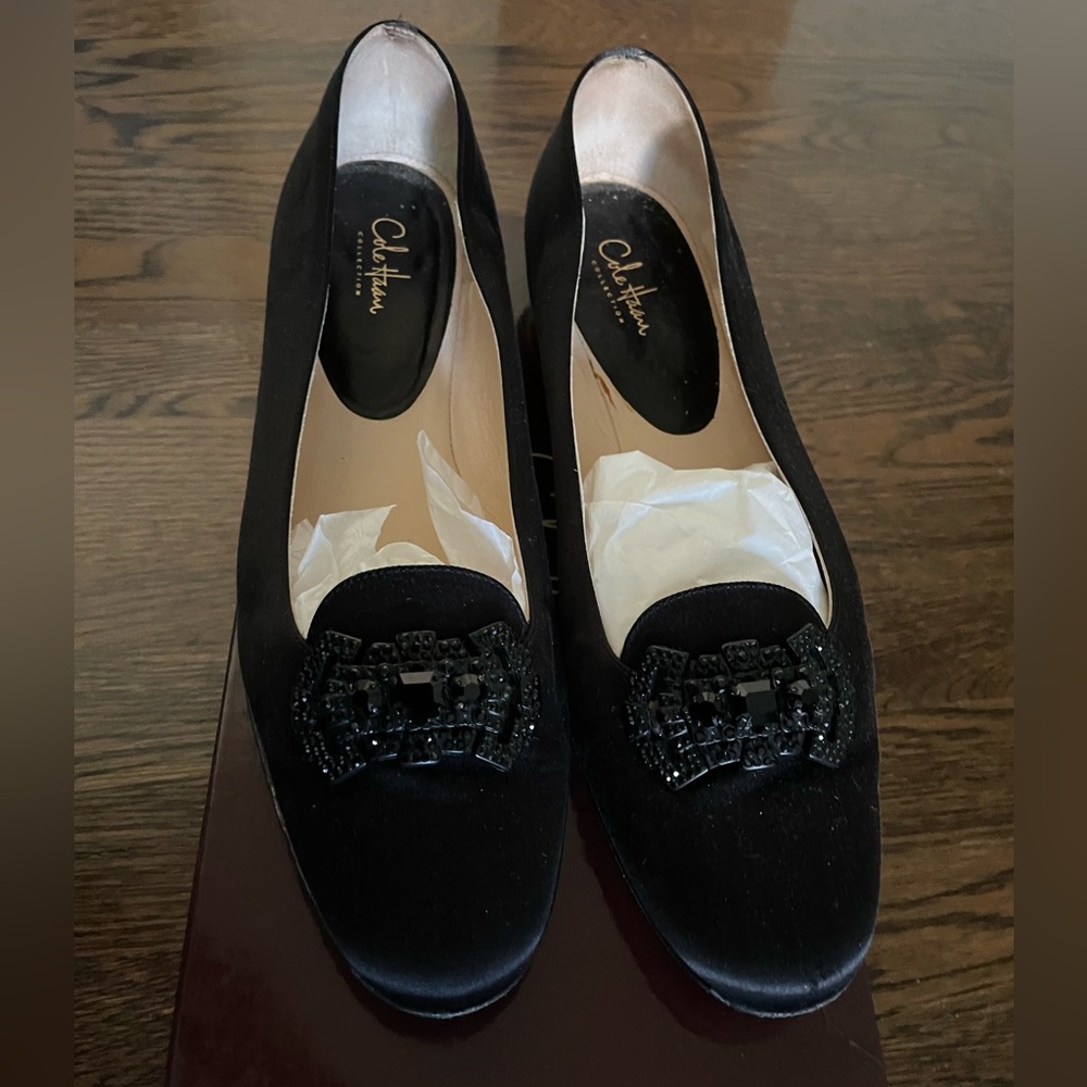 Cole Haan Black Satin flat with Swarovski embellishment Size 9.5 Good condition